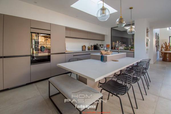 ROYAN LA ROCHE - UNE CONTEMPORAINE DE 2023 INSPIREE DU SUD