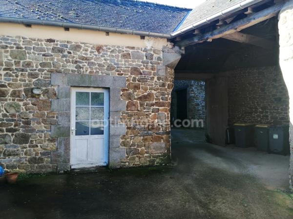 INVESTISSEURS A vendre ensemble d'Immeubles et maisons en pierre  à vendre  (35)