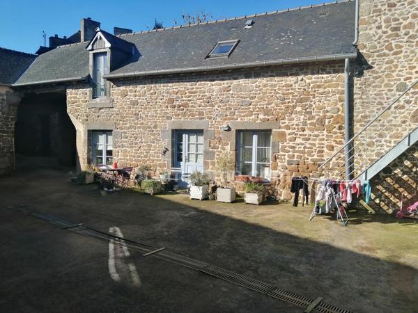 INVESTISSEURS A vendre ensemble d'Immeubles et maisons en pierre  à vendre  (35)