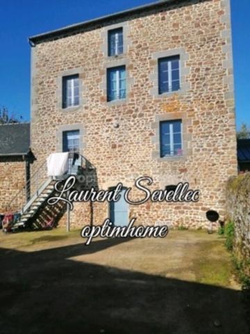 INVESTISSEURS A vendre ensemble d'Immeubles et maisons en pierre  à vendre  (35)