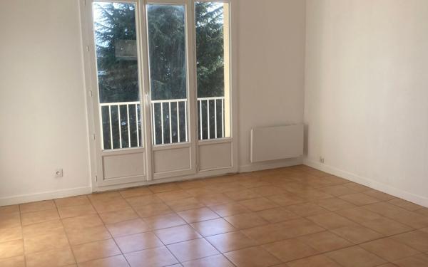 Appartement à vendre    1 pièce •  Les Mureaux