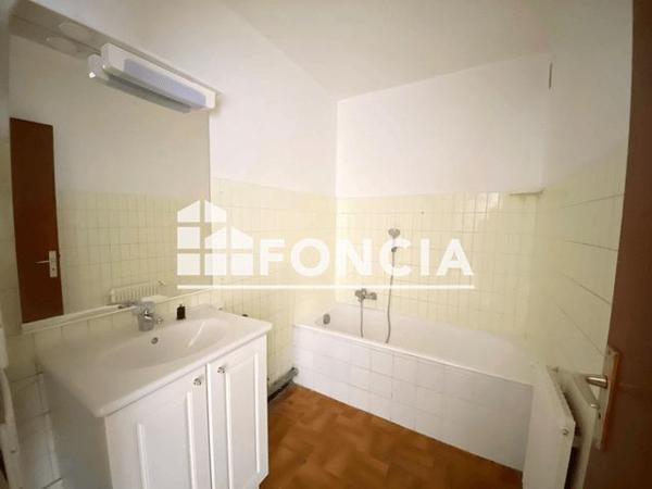 Location Appartement 3 pièces 59.3 m² - 31 BIS RUE DU PONT NEUF Ville La Grand 74100