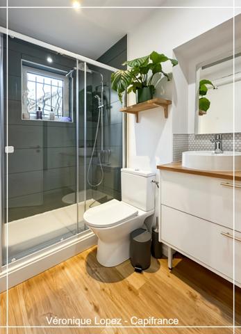 Exclusivité, Agen Nord, charmante maison de ville en pierre T3 de 63 m² entièrement rénovée, proche du canal et centre ville accessible à pied.