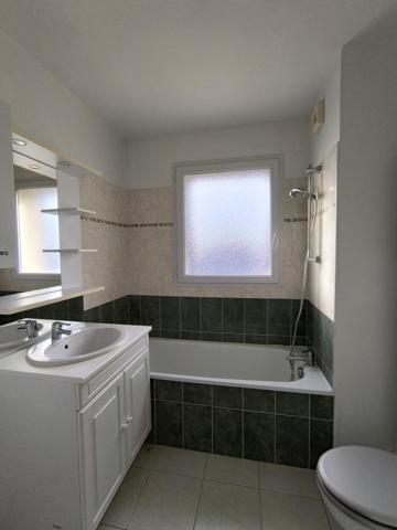 Charmante Maison  située sur les hauteurs de Trouville sur mer,composée de 3 Pieces dont 2 chambres,sur un terrain clos. fermé