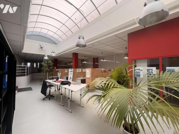 COUTANCES centre ville, 367 m2 de bureaux en RDC