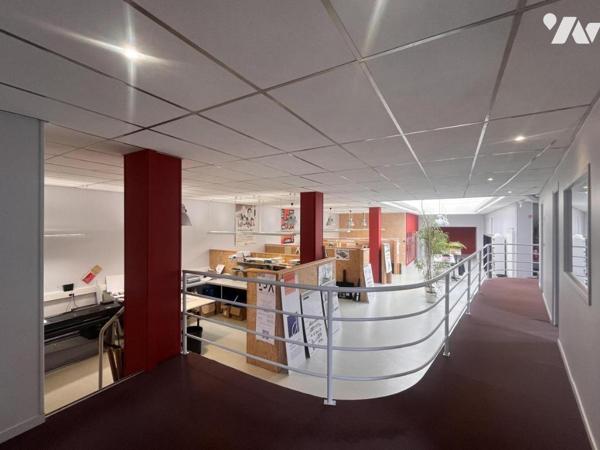 COUTANCES centre ville, 367 m2 de bureaux en RDC