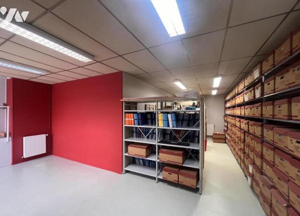 COUTANCES centre ville, 367 m2 de bureaux en RDC