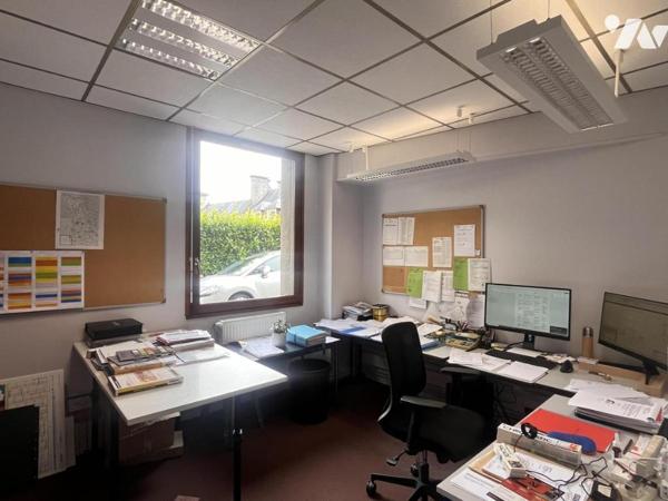 COUTANCES centre ville, 367 m2 de bureaux en RDC