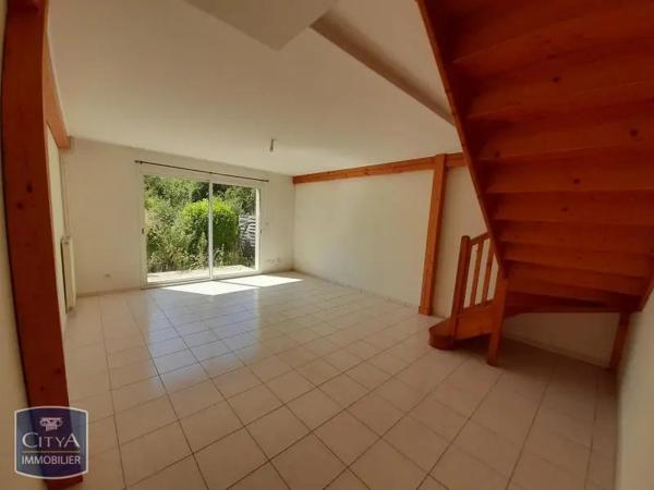 Maison à louer 4 pièces 97.76m² Angoulême (16000)