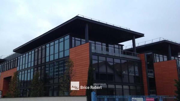 Bureaux à louer lumineux climatisés Lyon 8ème proche transports et services
