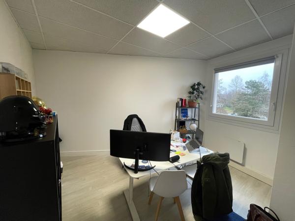 A LOUER BUREAUX 127 M2 COMPIEGNE - ZAC DE MERCIERES