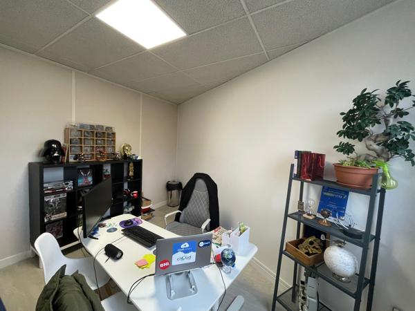 A LOUER BUREAUX 127 M2 COMPIEGNE - ZAC DE MERCIERES