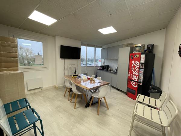 A LOUER BUREAUX 127 M2 COMPIEGNE - ZAC DE MERCIERES