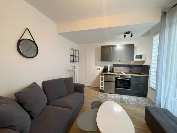 STUDIO MEUBLE 24m2 - RUEIL-MALMAISON 500m du COEUR DE VILLE - IMMEUBLE RECENT - ORIENTE SUD