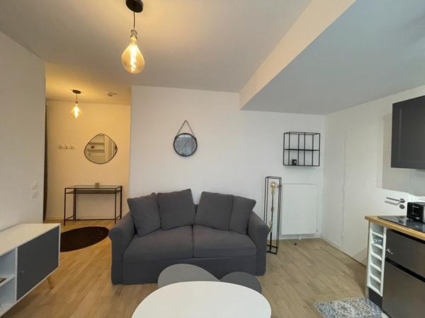 STUDIO MEUBLE 24m2 - RUEIL-MALMAISON 500m du COEUR DE VILLE - IMMEUBLE RECENT - ORIENTE SUD