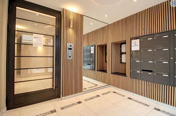 STUDIO MEUBLE 24m2 - RUEIL-MALMAISON 500m du COEUR DE VILLE - IMMEUBLE RECENT - ORIENTE SUD