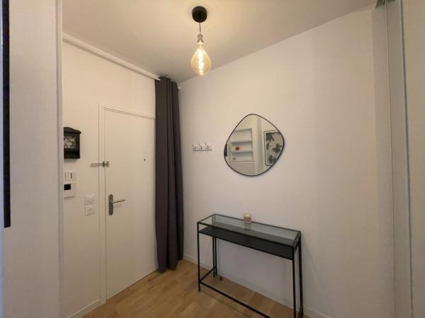 STUDIO MEUBLE 24m2 - RUEIL-MALMAISON 500m du COEUR DE VILLE - IMMEUBLE RECENT - ORIENTE SUD