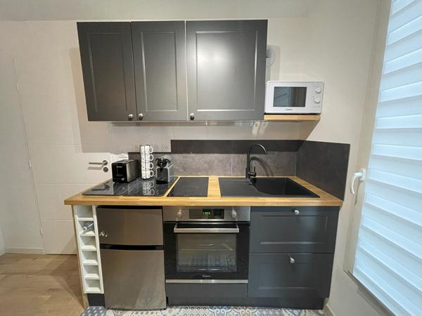 STUDIO MEUBLE 24m2 - RUEIL-MALMAISON 500m du COEUR DE VILLE - IMMEUBLE RECENT - ORIENTE SUD