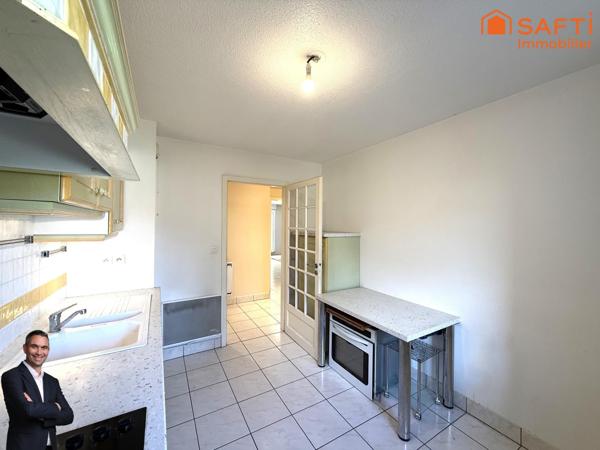 Superbe appartement de 3 pièces disposant d'une terrasse, d'un jardin, d'une place de stationnement privée et d'un garage !