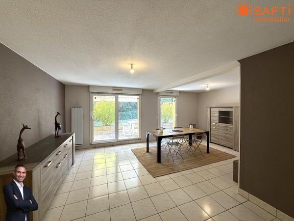 Superbe appartement de 3 pièces disposant d'une terrasse, d'un jardin, d'une place de stationnement privée et d'un garage !