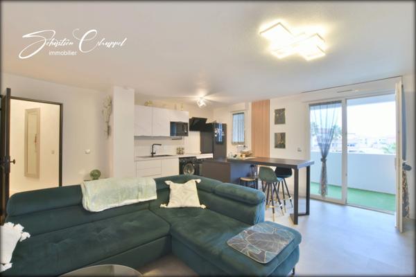 Appartement à vendre 3 pièces ,2 places de parking ,dernier étage AGDE (34)