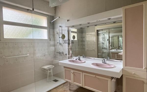 Maison à vendre    5 pièces •  Bourcefranc-le-Chapus