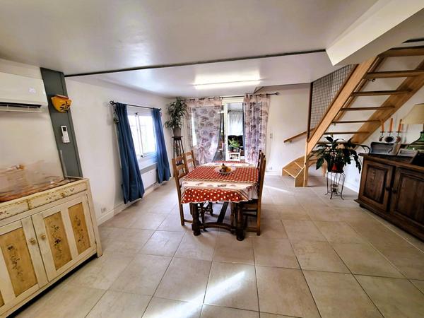 Maison familiale rénovée de 121 m² habitables + espaces complémentaires Terrain clos de 1 417 m²