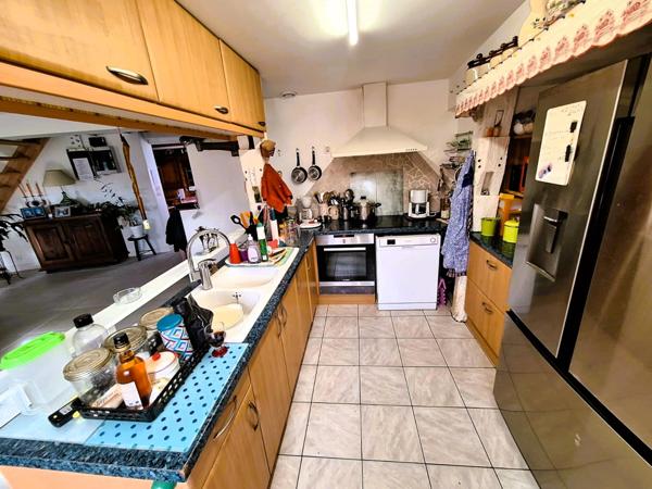 Maison familiale rénovée de 121 m² habitables + espaces complémentaires Terrain clos de 1 417 m²