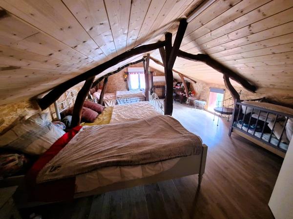 Maison familiale rénovée de 121 m² habitables + espaces complémentaires Terrain clos de 1 417 m²