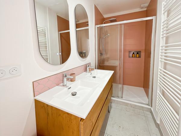 Cannes proche "Banane" 3 pièces rénové, calme faibles charges