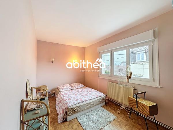 MAISON INDIVIDUELLE + 80 M² + 3 CHAMBRES + GARAGE + COUR