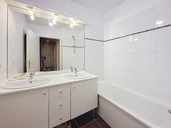 Appartement Roissy En Brie 3 pièce(s) 65.3 m2