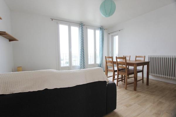 UN APPARTEMENT DE TYPE 3, MEUBLÉ, A PROXIMITÉ DE L’HÔPITAL. -