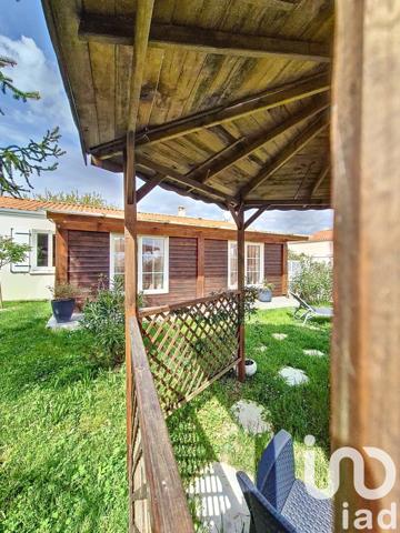 Maison traditionnelle 5 pièces de 104 m² à Saint-Pierre-le-Vieux (85420)