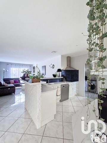 Maison traditionnelle 5 pièces de 104 m² à Saint-Pierre-le-Vieux (85420)