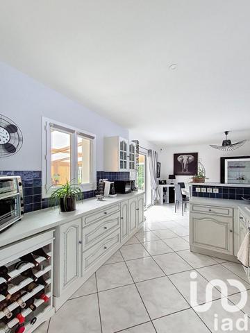 Maison traditionnelle 5 pièces de 104 m² à Saint-Pierre-le-Vieux (85420)