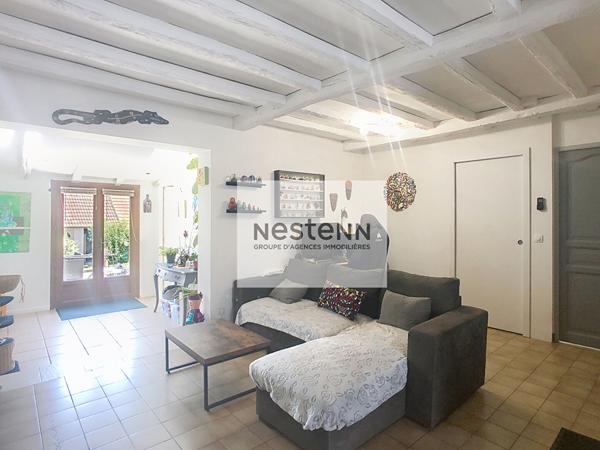 À acheter en Essonne - Maison individuelle - 3 chambres - sous-sol total - jardin - dépendance - vie de plain-pied -10 minutes à pied des commerces - 2 minutes à pied de l'école élémentaire - lycée et collège à proximité - 40 minutes de Paris en RER C.