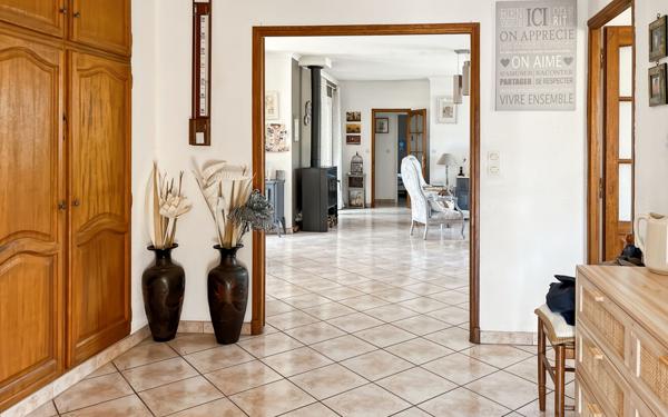 Maison à vendre    6 pièces •  Marseillan