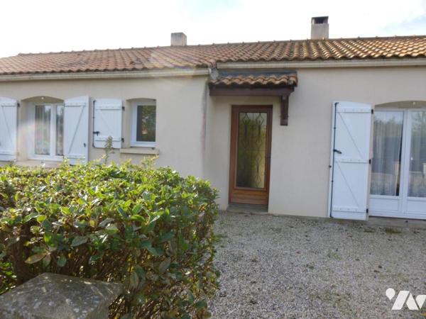 ST PHILBERT DE GRAND LIEU, bourg, dans cadre résidentiel