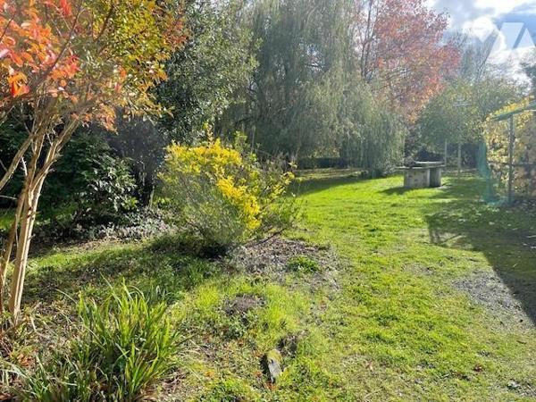 ST PHILBERT DE GRAND LIEU, bourg, dans cadre résidentiel