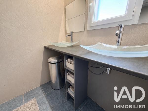 Maison à vendre 5 pièces 141 m² Saint-Saturnin