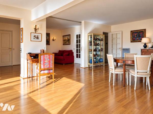Paris 15e – Cambronne – Appartement familial 119 m² – Vue dégagée – Parking – À rafraichir.