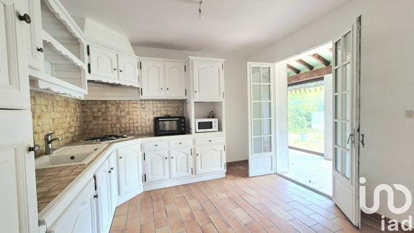 Maison 6 pièces de 146 m² à Le Thor (84250)