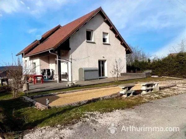 Vente                                                      Maison
                        
                     9 pièces                      167 m2                     à Bians-les-Usiers