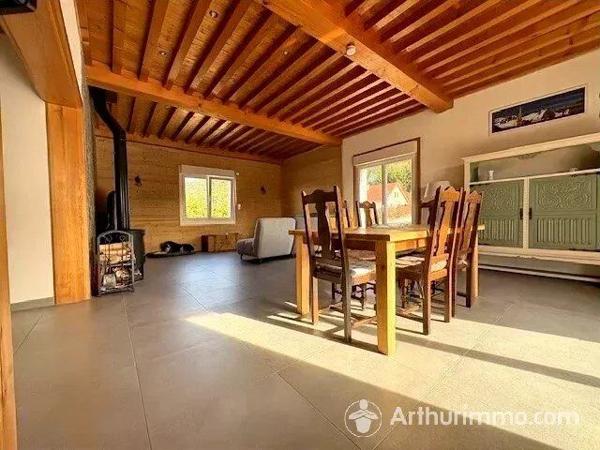 Vente                                                      Maison
                        
                     9 pièces                      167 m2                     à Bians-les-Usiers