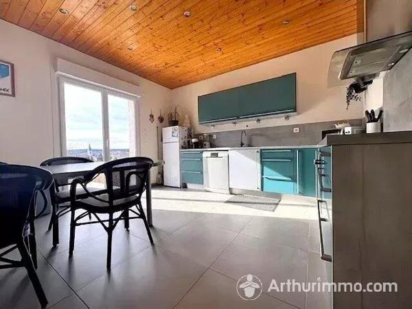 Vente                                                      Maison
                        
                     9 pièces                      167 m2                     à Bians-les-Usiers
