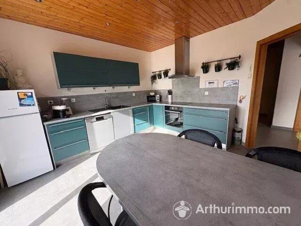 Vente                                                      Maison
                        
                     9 pièces                      167 m2                     à Bians-les-Usiers