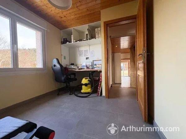 Vente                                                      Maison
                        
                     9 pièces                      167 m2                     à Bians-les-Usiers
