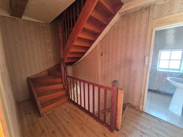 Maison 84m2 avec garage à rénover entièrement - Centre ville - idéal investisseur