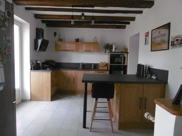 maison 106 m2 restaurée 4 ch 2 garages (62 m2) jardin intérieur sans vis à vis